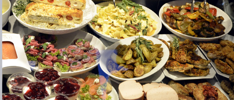 AAA7963 Schmitts Auslage 768x330