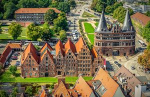 Lübeck Holstentor Wahrzeichen Historisch Stadttor - Foto scholty1970 Pixabay